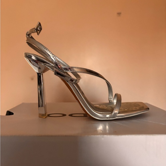 Elegant Silver Strappy Heels - Picture 1 of 5